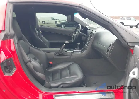 2010 Chevrolet Corvette z USA, uszkodzony, nr VIN 1G1YA2DW4A5107642